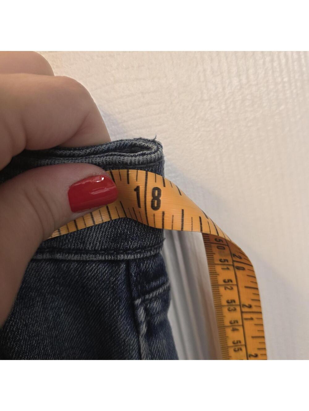 Old Navy Women's High-Rise Wow Straight Jeans Size 14 - Picture 4 of 8